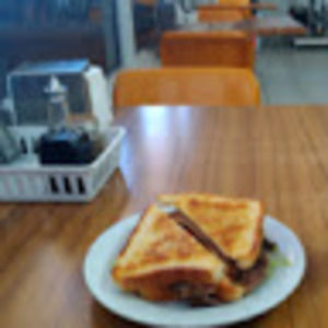 Meet your Posher, Delois